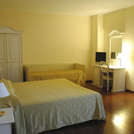 International Hotel-2